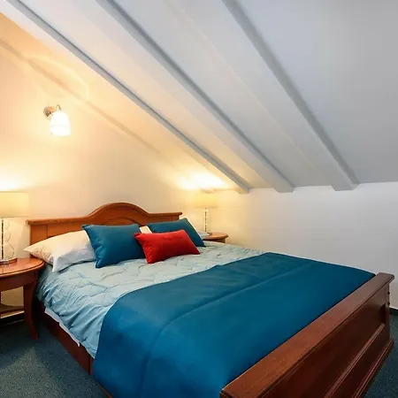 Gasthuis Meri 4*