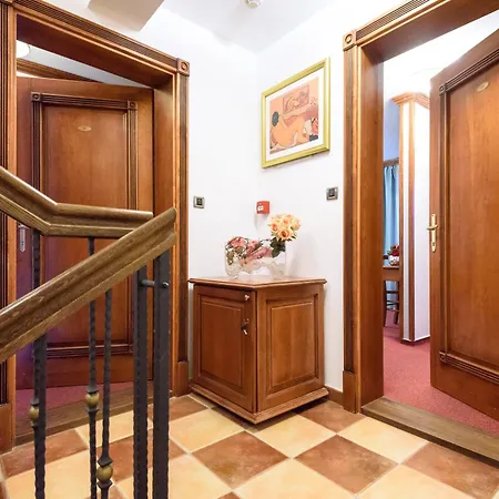 Meri 4* 트로기르